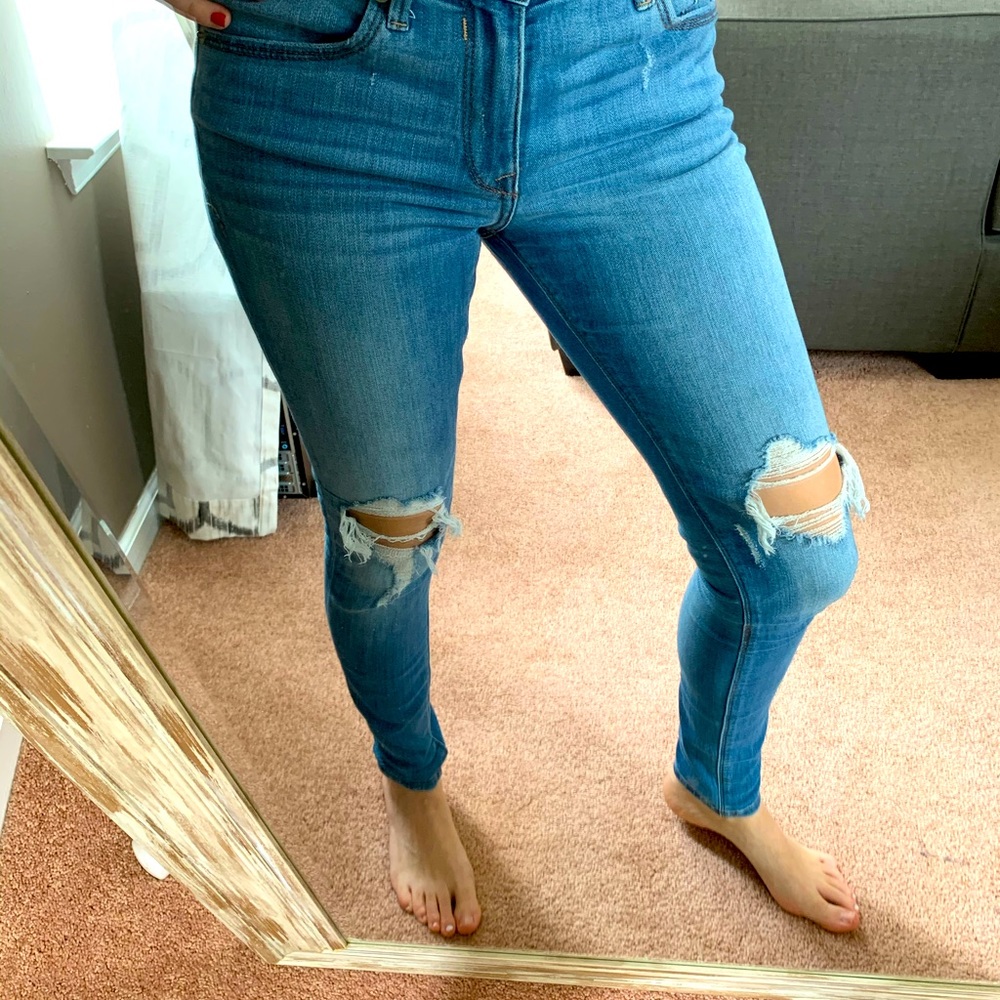 GREAT CONDITION SIZE 0 MID RISE EXPRESS DENIM